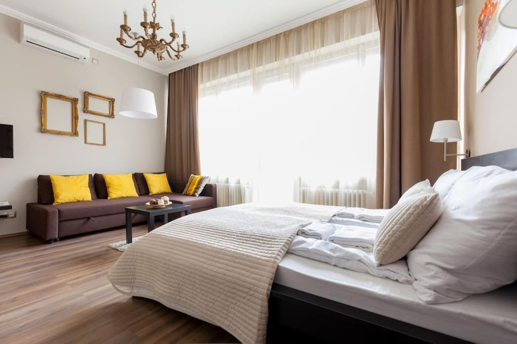 Apartament Art Deco 3 Bedroom, 3 Bathroom, Balcony *