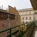 Art Deco Apartment 3 Bedroom, 3 Bathroom, Balcony
