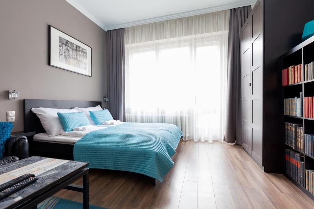 Apartment Art Deco 3 Bedroom, 3 Bathroom, Balcony *
